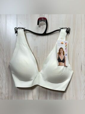 Wireless Cream Bralette with Smooth Contours